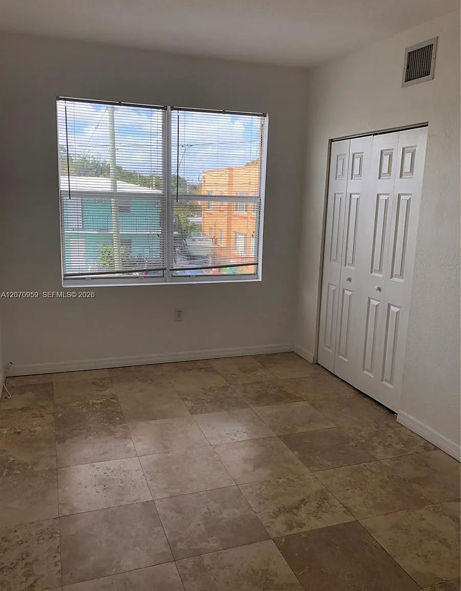 The Manor Condo — Photo 2