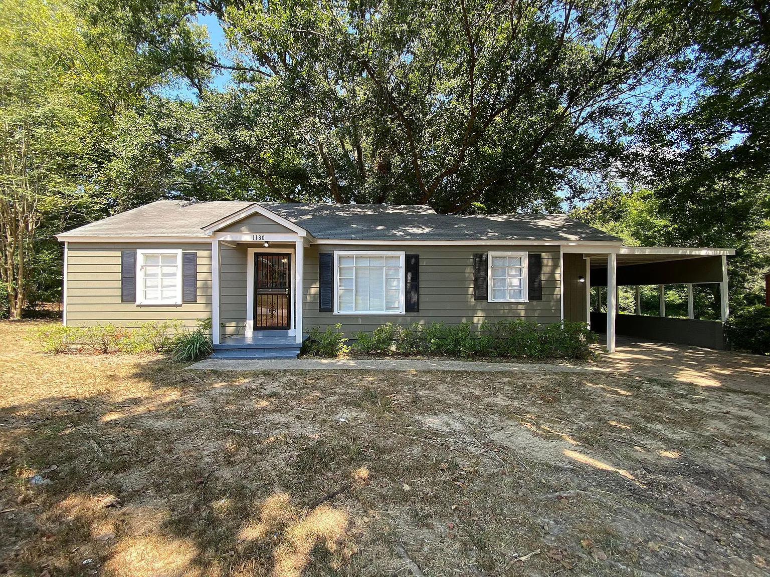 1180 Knox Ave — Photo 1