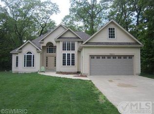 3651 Windemere Ct, Norton Shores, MI 49441