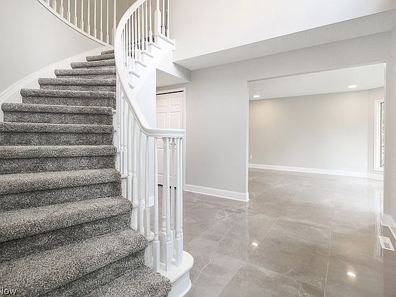 5th image of 14859 Regency Dr