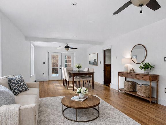 4th image of 54 Summer St