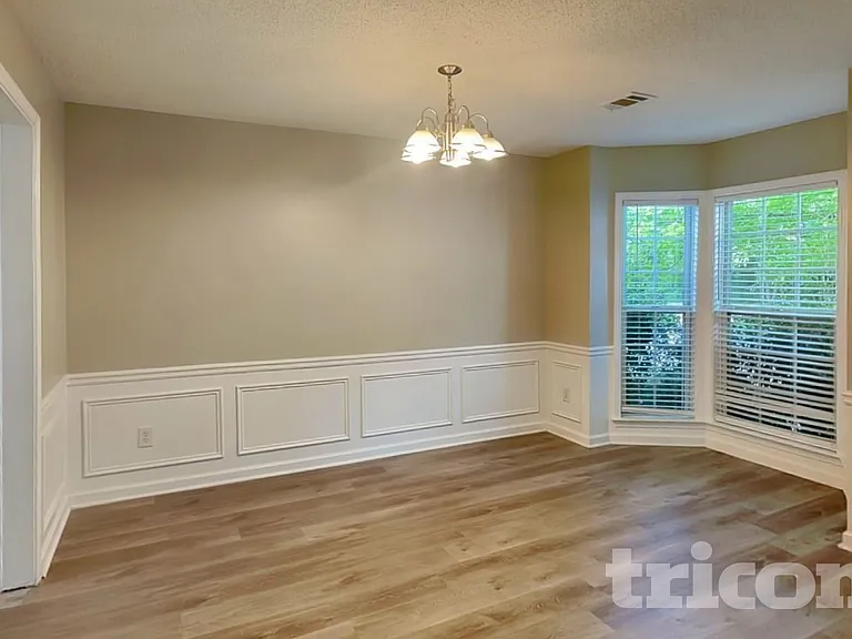 411 Yarrow Way — Photo 4