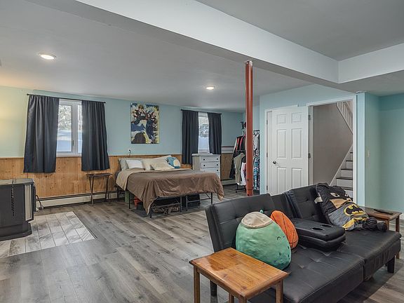 4th image of 883 Ridge Loop Rd