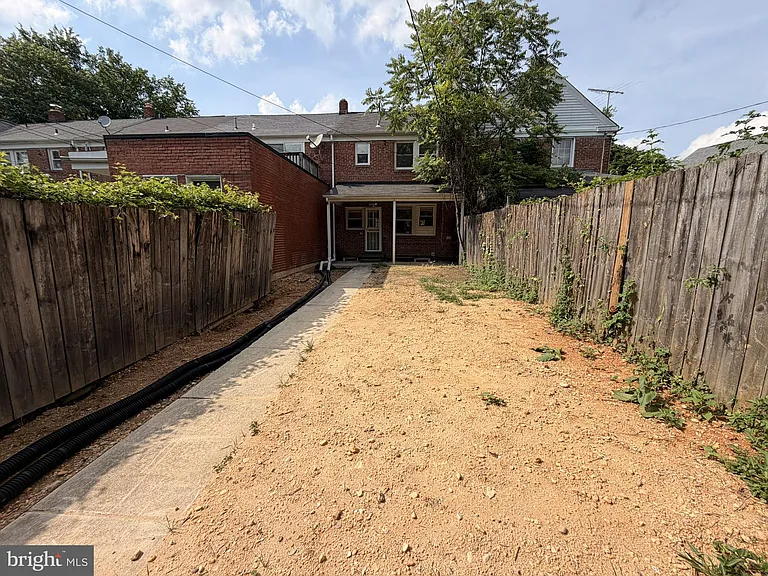 909 E Lake Ave #1 — Photo 48