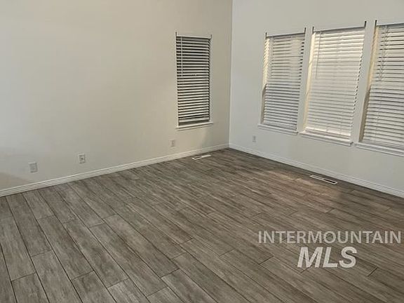 4th image of 2830 Denise Ave