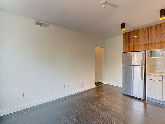 3rd image of 514 Orange St #6