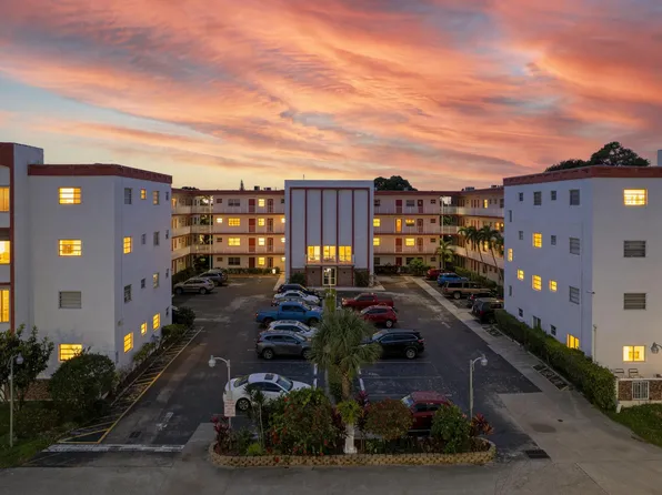 4000 NW 44th Avenue #207, Lauderdale Lakes, FL 33319