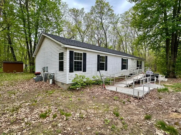 7127 E Wever Rd, Fountain, MI 49410