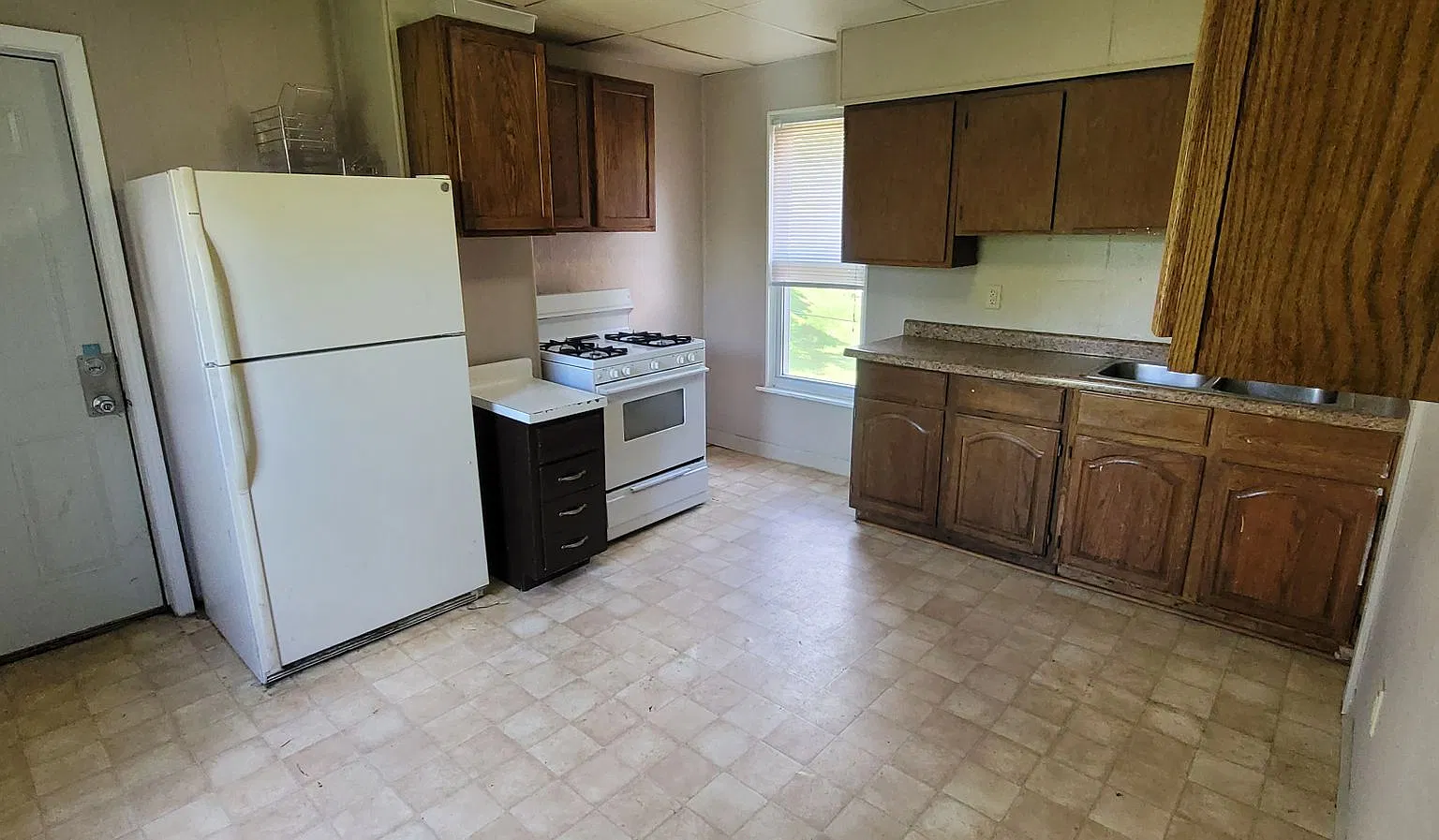 Duluth MN - 5 bed - 2 bath - single family home — Photo 2