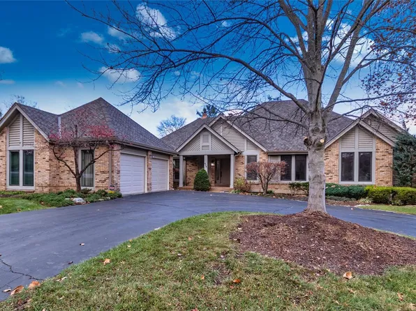 609 Aspen Ridge Ct, Chesterfield, MO 63017