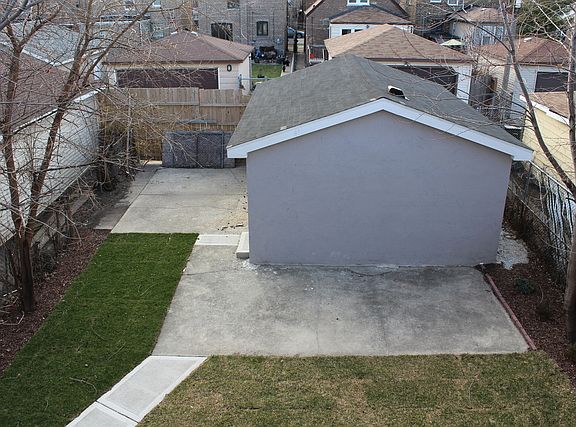 3rd image of 10450 S King Dr