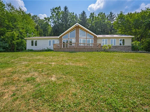 4885 Cambria Rd, Lockport, NY 14094