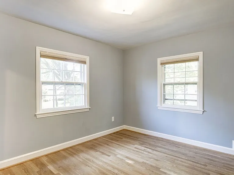 1626 Kalmia Rd NW — Photo 29
