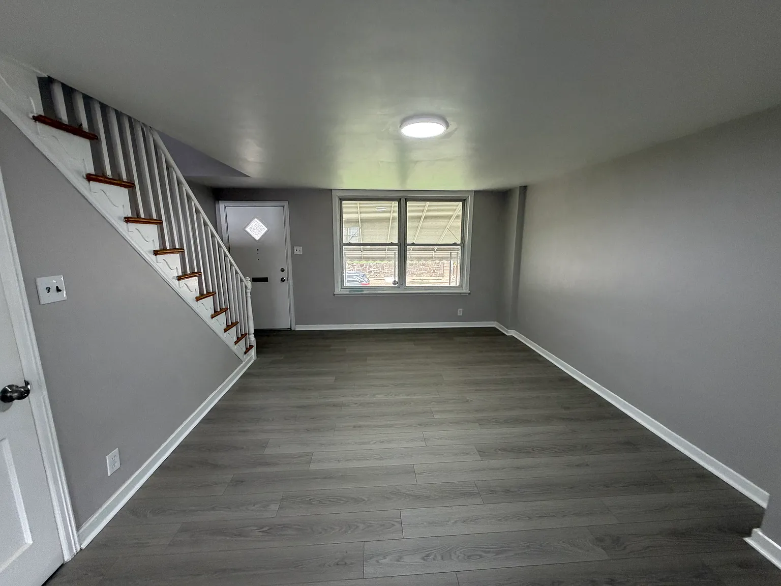 3 bed, 1120 sqft, $1,850 — Photo 3