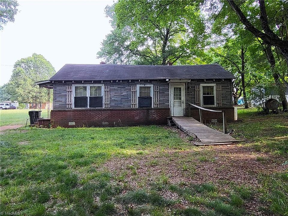 2nd image of 109 S Avondale Rd