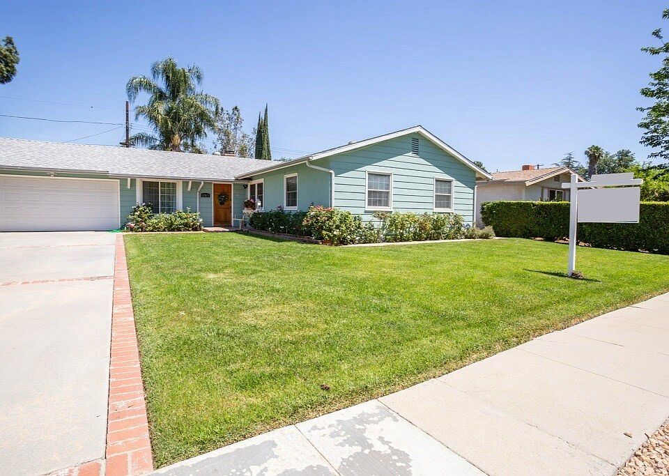 1st image of 22917 Baltar St