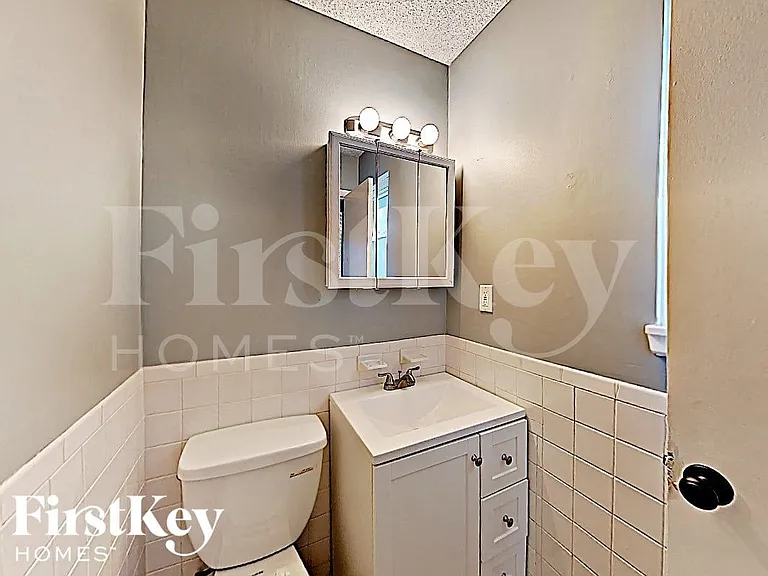 5906 NW Walnut Creek Cir — Photo 9