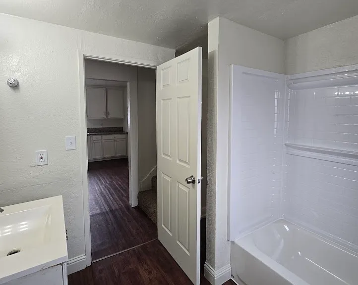 2513 S 10th St — Photo 15