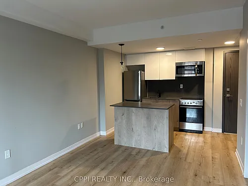 70 King St E Photo 1