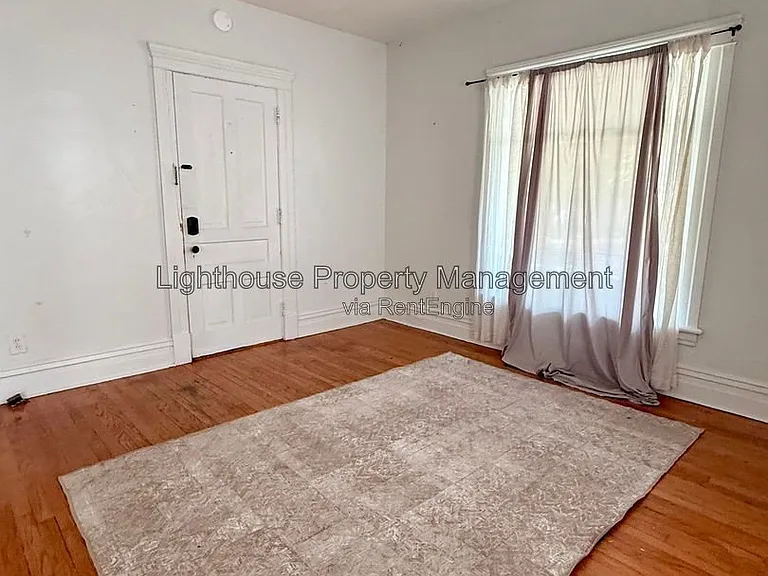 413 Locust St #1 — Photo 7