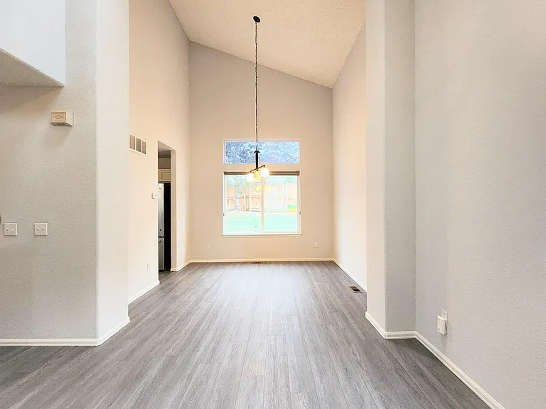 10459 Hollyhock Ct — Photo 2