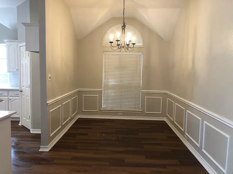 1406 Oxford Dr — Photo 9