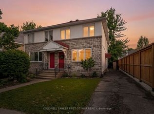 12 Stevenson Ave, Ottawa, ON K1Z 6N1