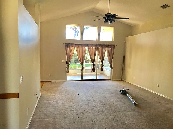 3rd image of 403 Seahorse Cir SE