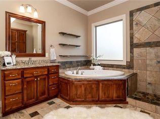 1030 Sawtooth Ct, Centerton, AR 72719