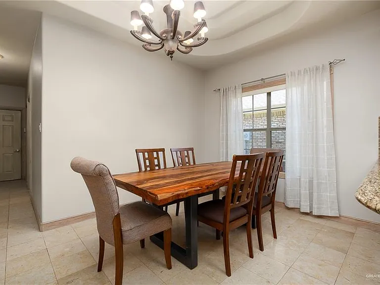 513 E Bluebird Ave — Photo 7