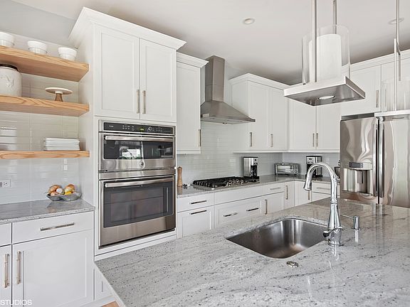 4th image of 2910 Wilson Ln
