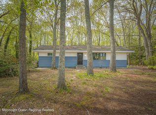 376 E Barnegat Ave, Bayville, NJ 08721