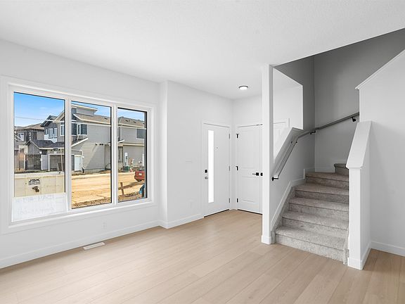 4th image of 1524 209th St NW