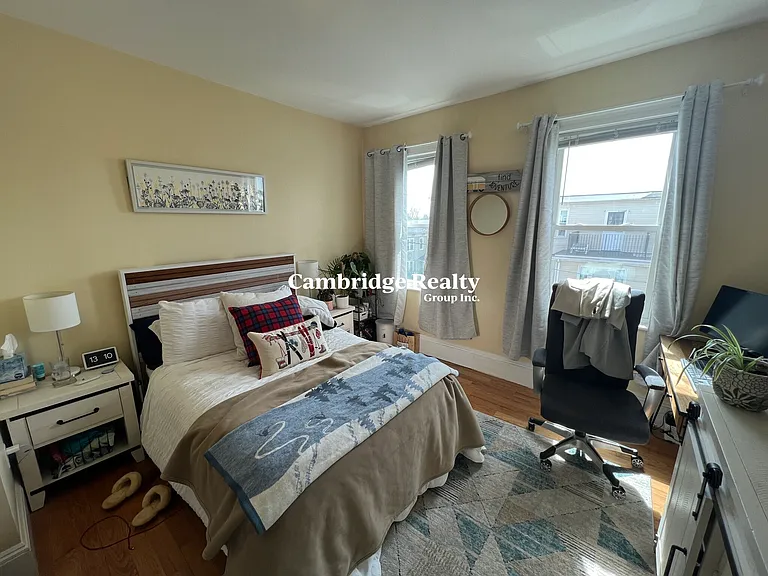 48-50 Lowell St #2T — Photo 17