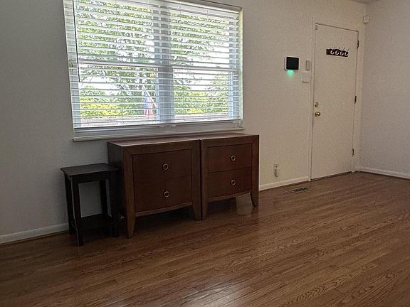 3rd image of 2317 Roundtree Rd