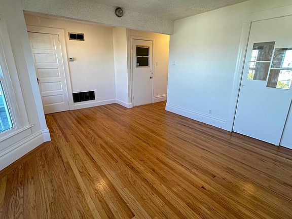 5th image of 179 Peoria St #B