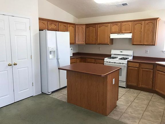 4th image of 2216 Longhorn St SW