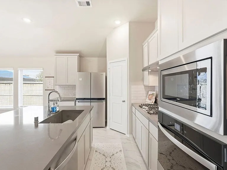 10526 Cabot Trl — Photo 3