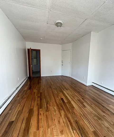 271 Griffith St #1R — Photo 5