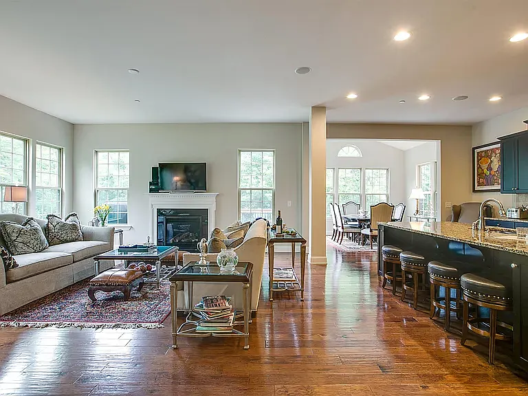 103 Stream Valley Blvd — Photo 4