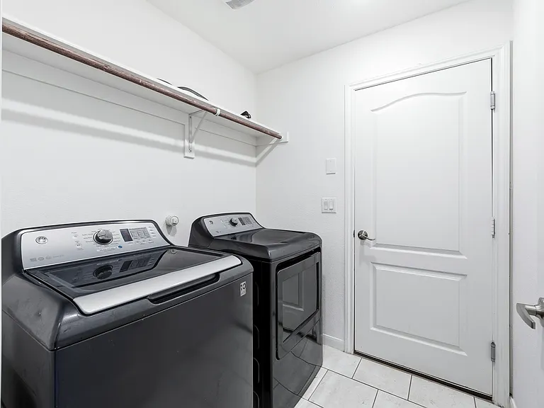 1204 Sumner St — Photo 21