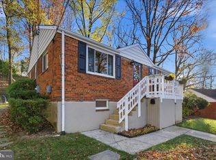 7203 Arthur Dr, Falls Church, VA 22046
