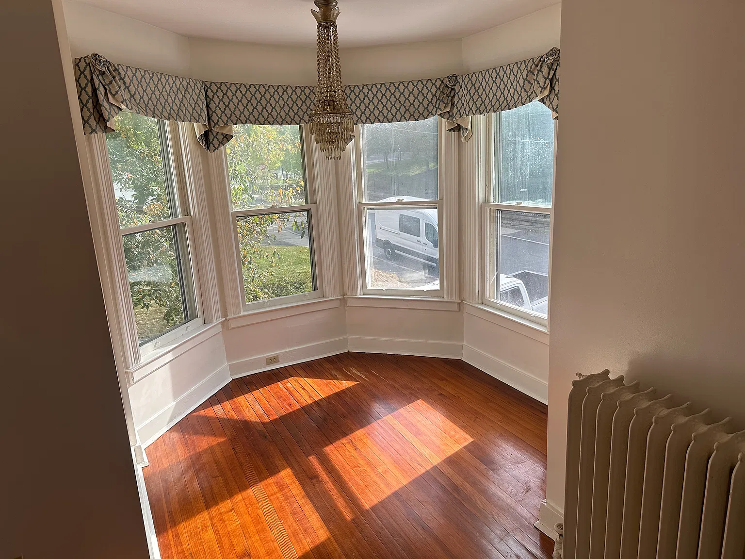 2 bed, $1,595 — Photo 1