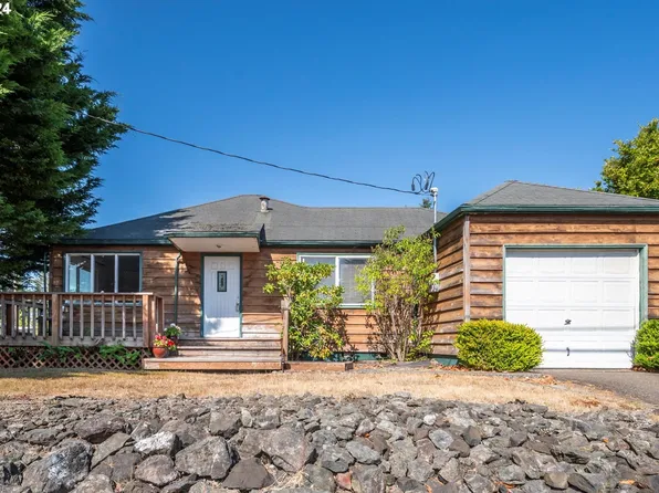 3290 Myrtle St, North Bend, OR 97459