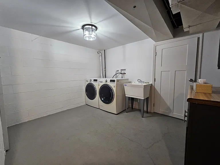 236 McCartney Dr — Photo 29