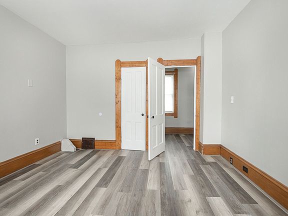 5th image of 3116 W 30th St