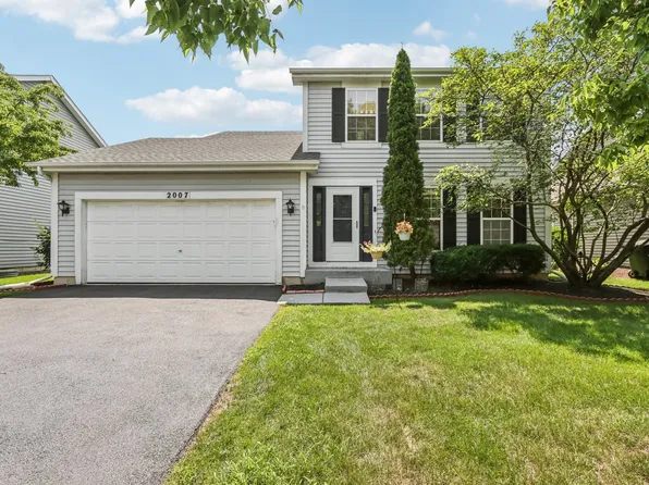 2007 Schumacher Dr, Naperville, IL 60540