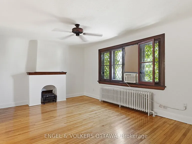 99 Charlotte St #3 — Photo 19
