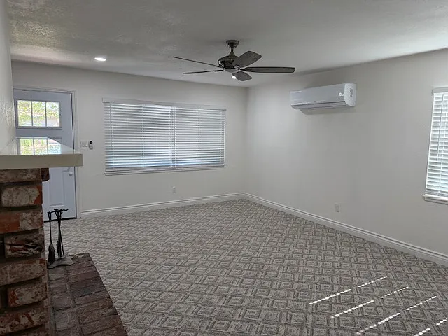633 W Avenue H8 — Photo 3