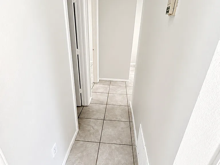 1501 Benttree Dr #B — Photo 7